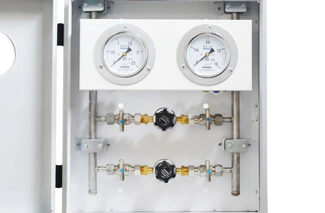 中心供氧二級(jí)減壓裝置